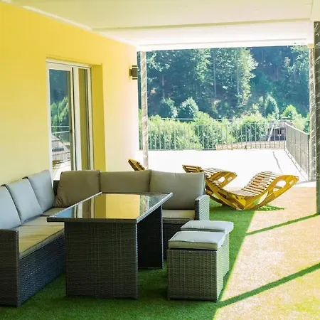 Whirlpool, Billiard, Sauna! Lacher Holiday home